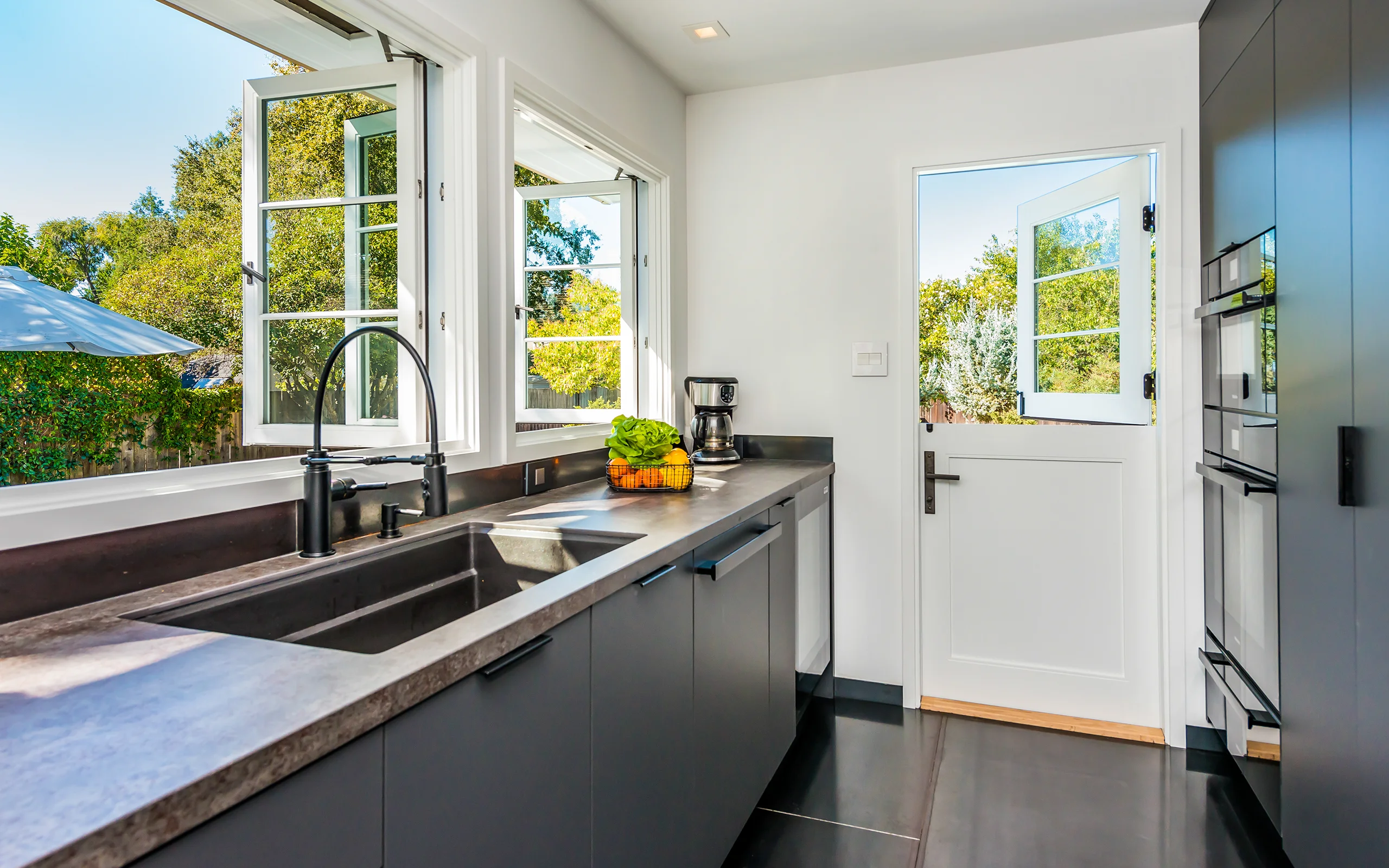 Gray modern minimalist kitchen, Danville ca 014