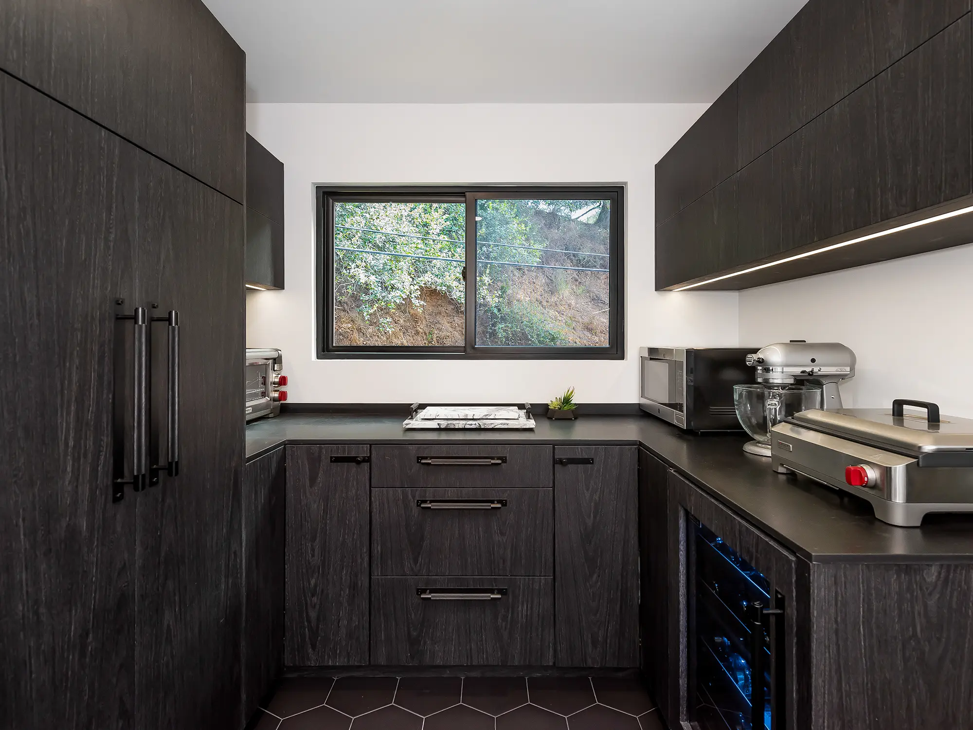 Modern dark kitchen, Oakland ca 022