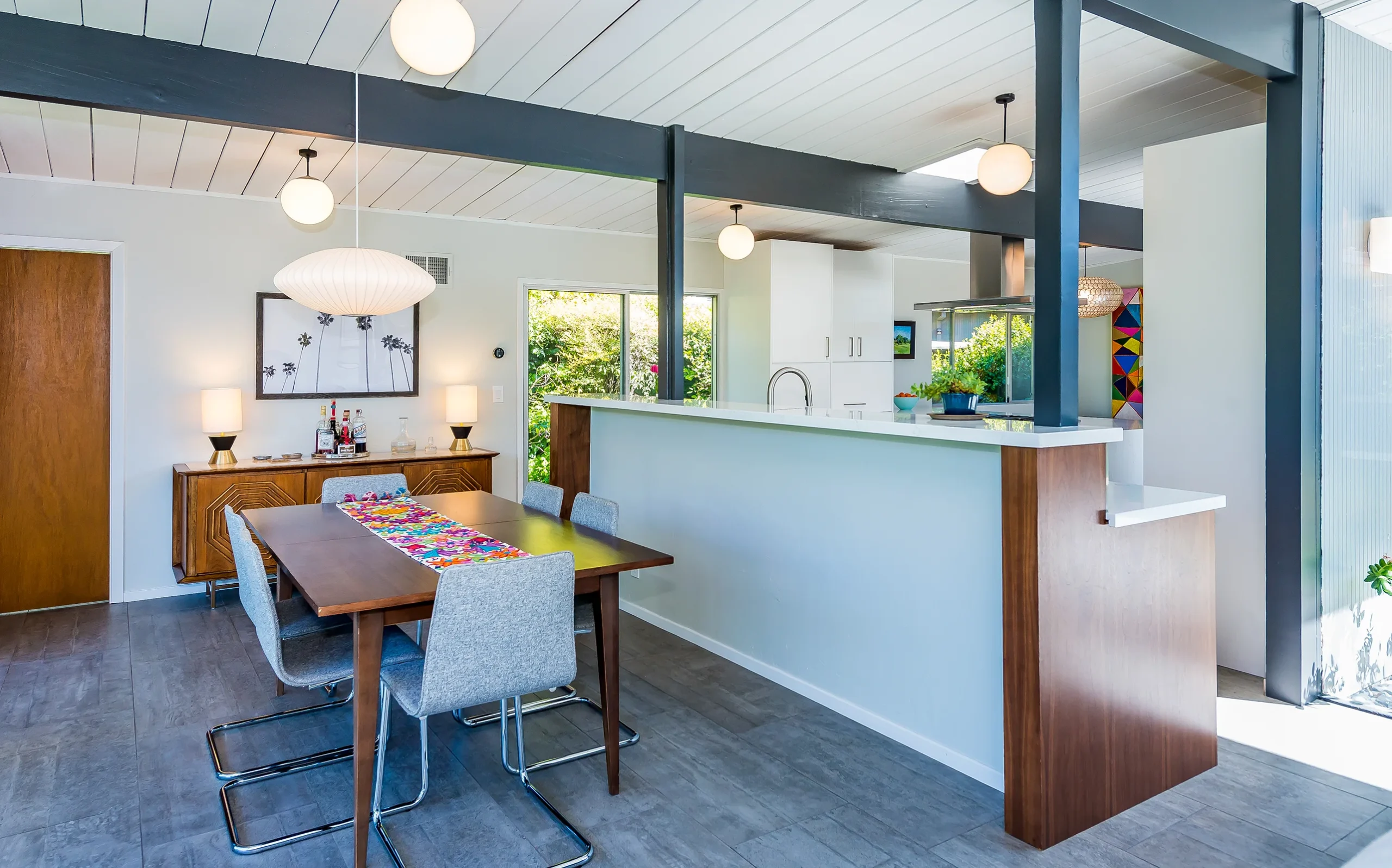 Modern minimalist dining area, San Rafael Eichler 017