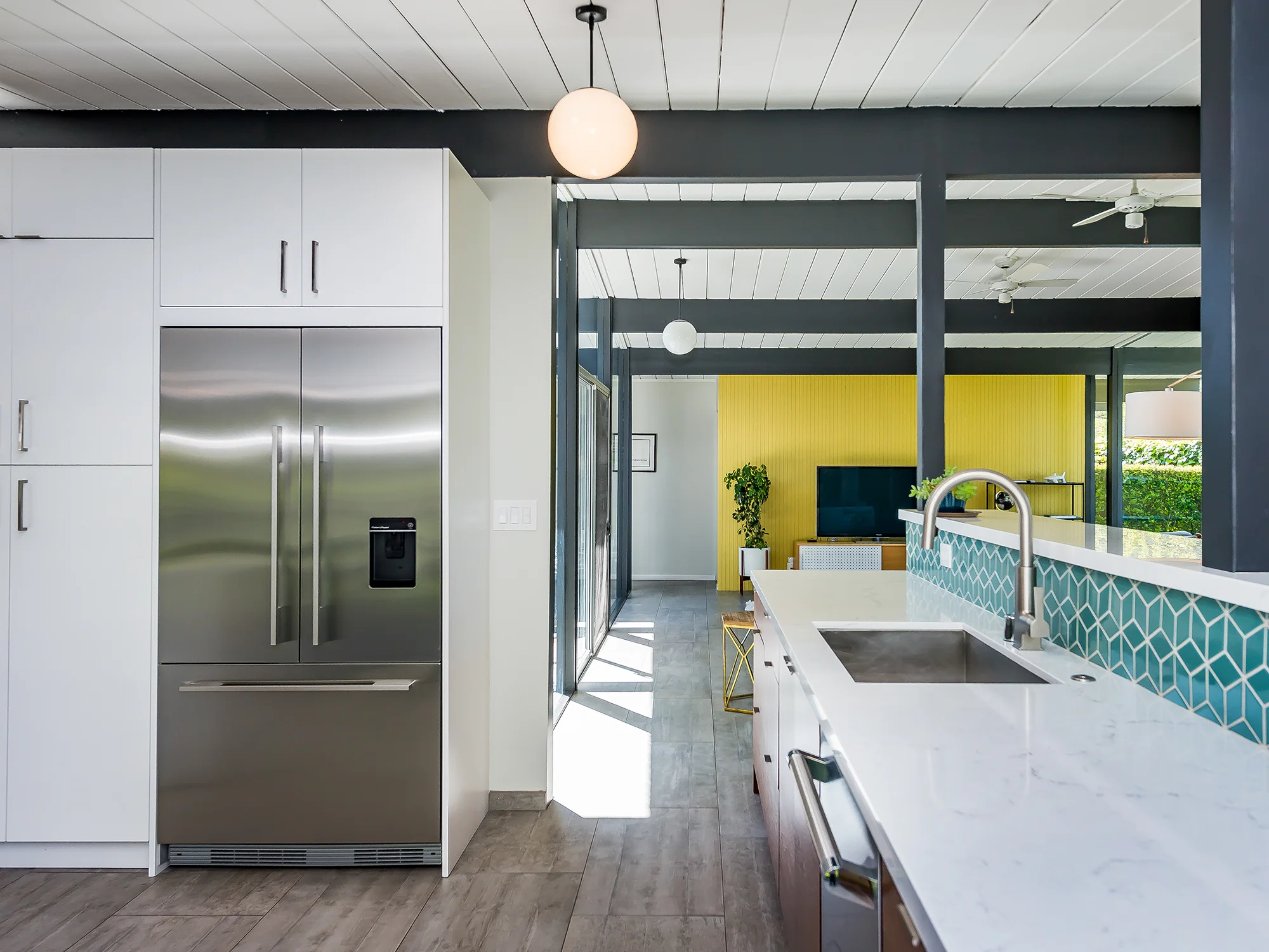 Modern minimalist kitchen alley, San Rafael Eichler 019