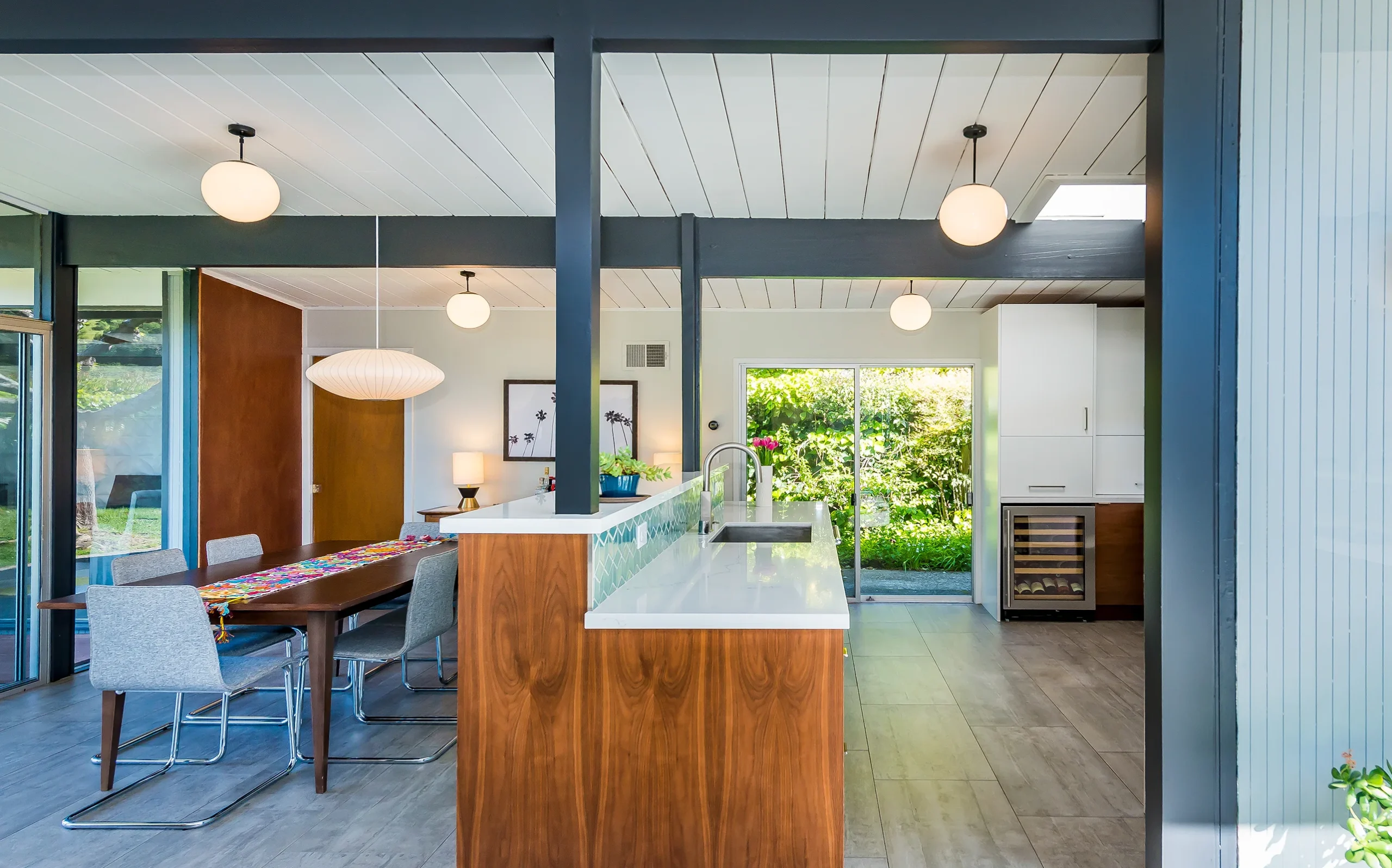 Modern minimalist kitchen natural walnut, San Rafael Eichler 009