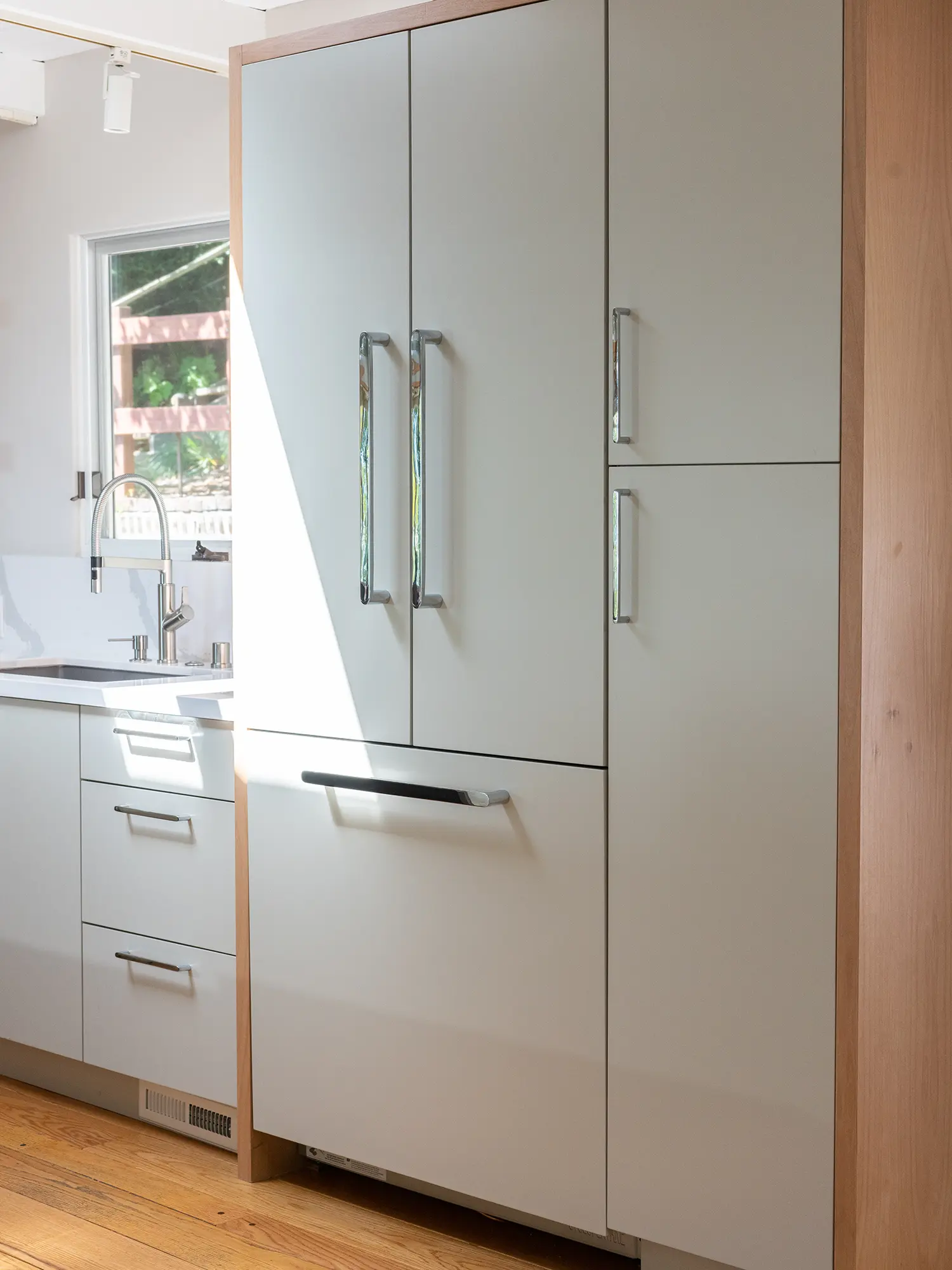 Modern minimalist white and natural alder kitchen cabinets, Oakland ca 011