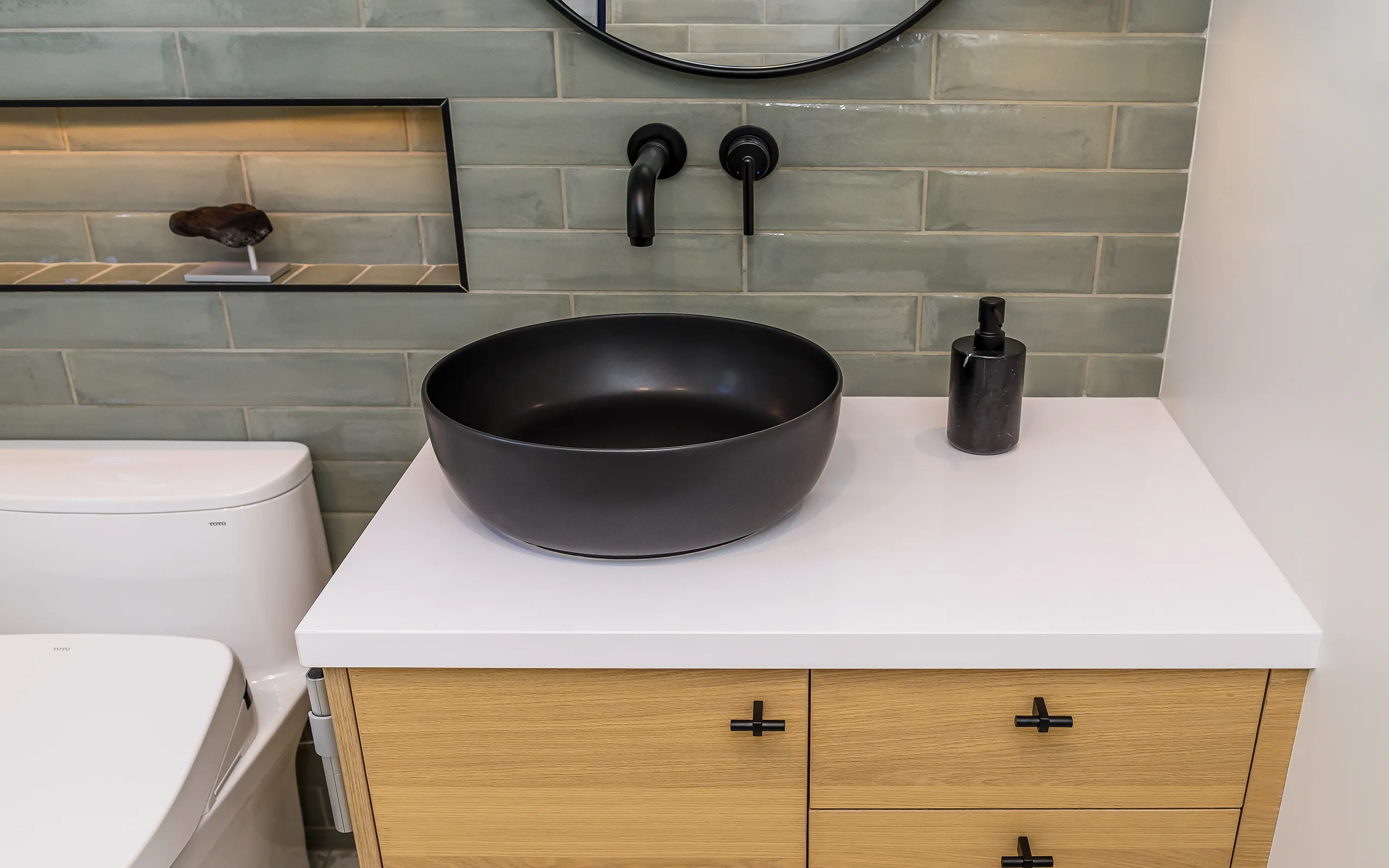 Black vessel sink modern minimalist bathroom, Oakland ca 003