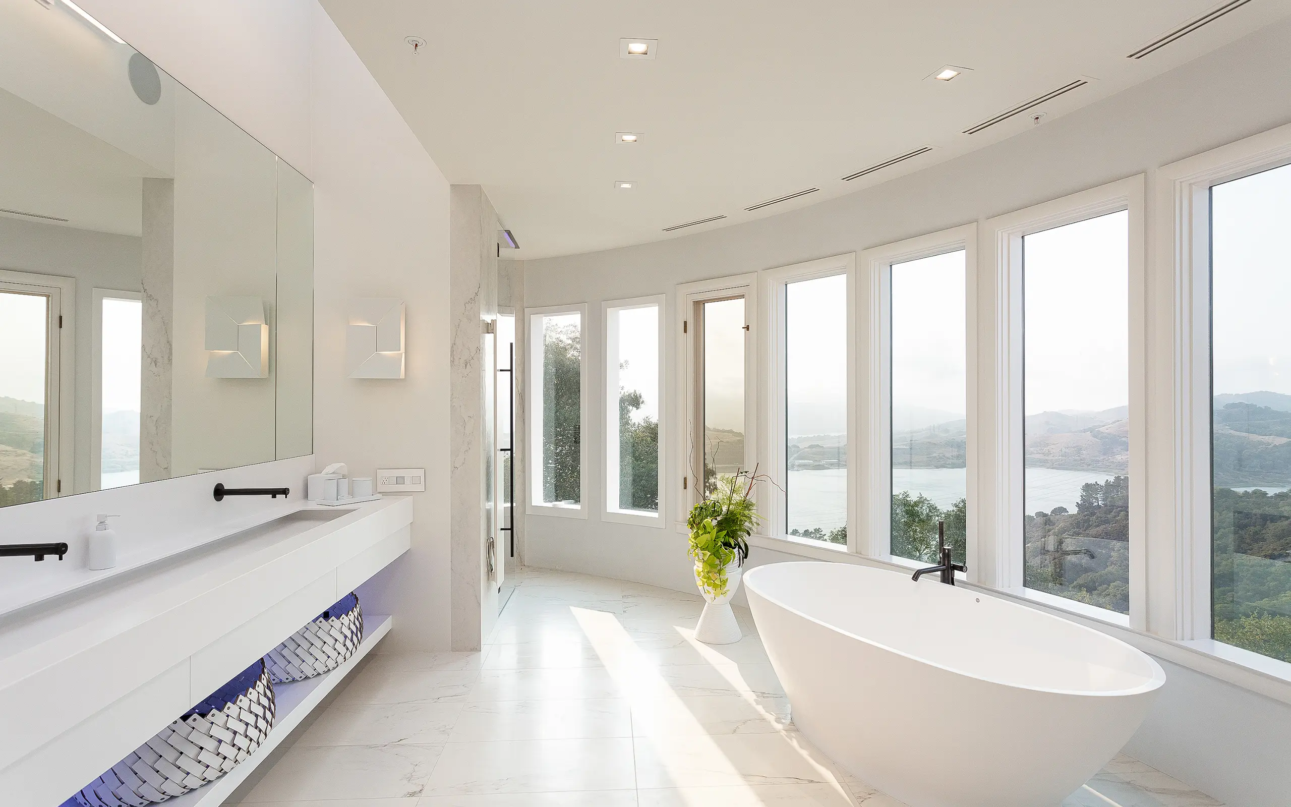 Luxury modern bathroom with stunning view, Orinda ca 001