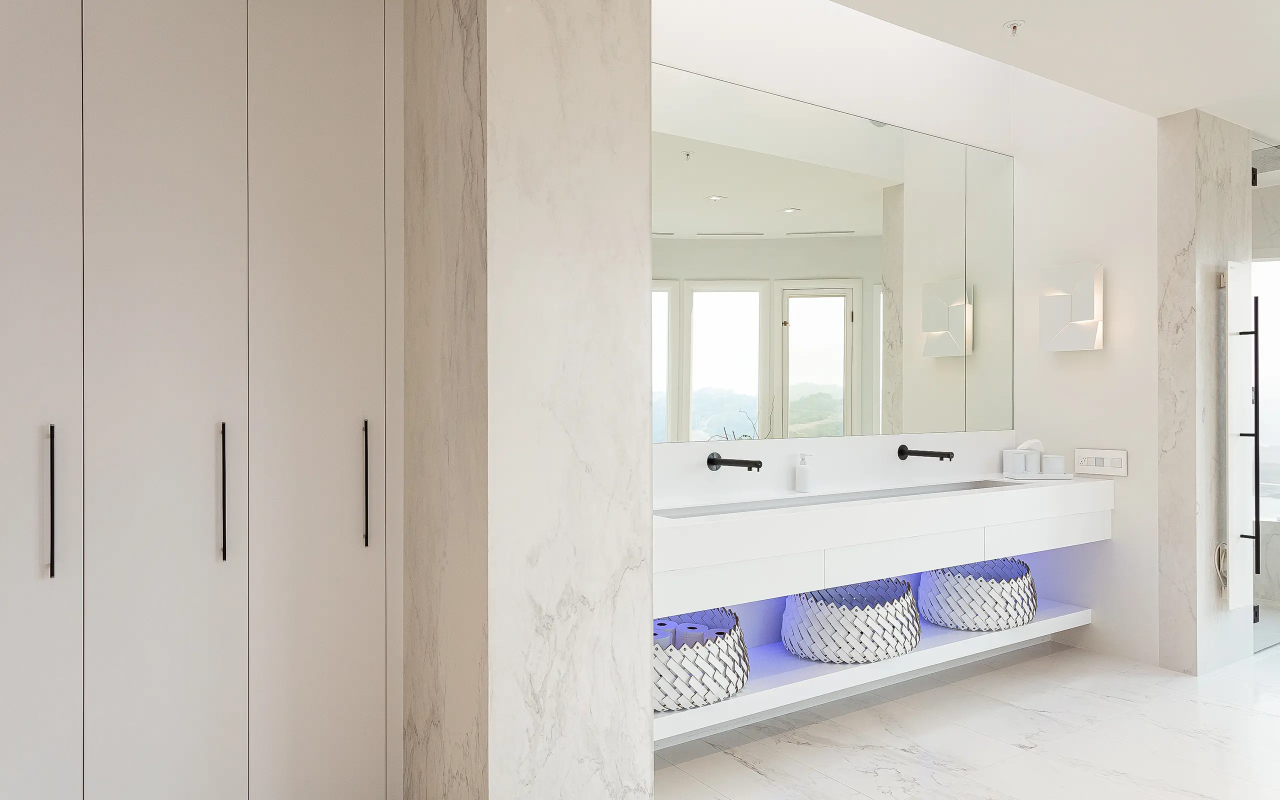 Marble cladding luxury modern bathroom, Orinda ca 004